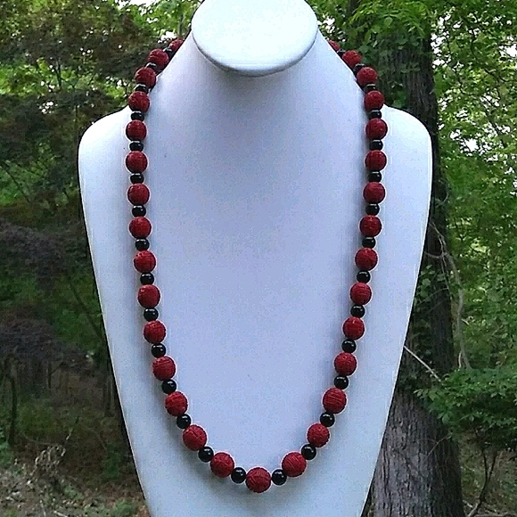 *UNSIGNED BOOK PC* c'70s Carved Chinese Longevity Bead Necklace - Picture 2 of 13